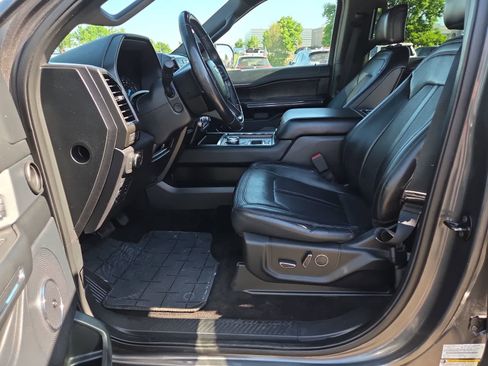 Used 2018 Ford Expedition Limited w/ Equipment Group 301A RWD image 19