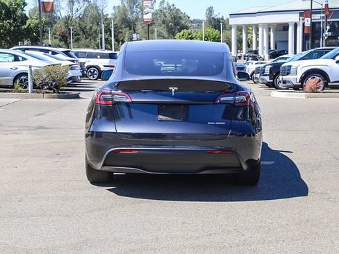 Used 2024 Tesla Model Y Long Range AWD/4WD image 4