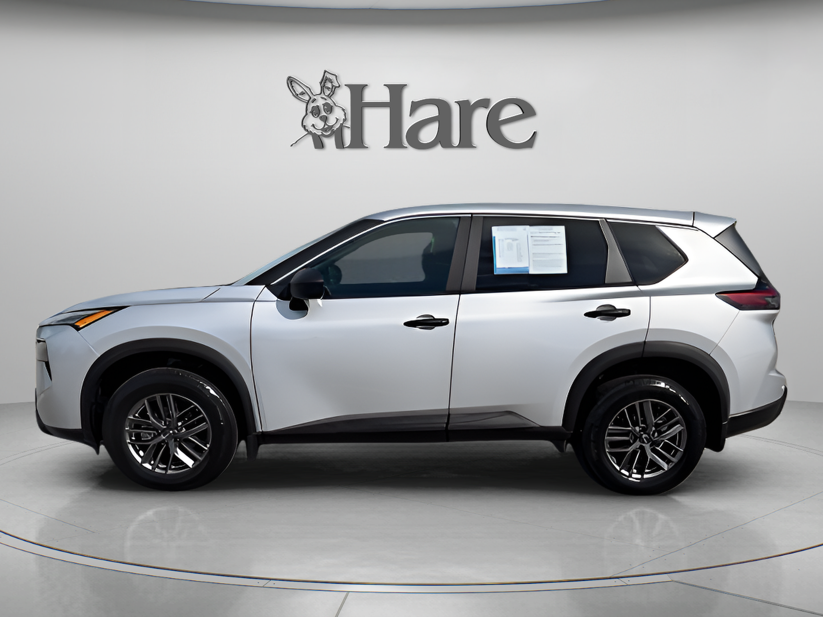 Used 2024 Nissan Rogue S AWD/4WD image 2