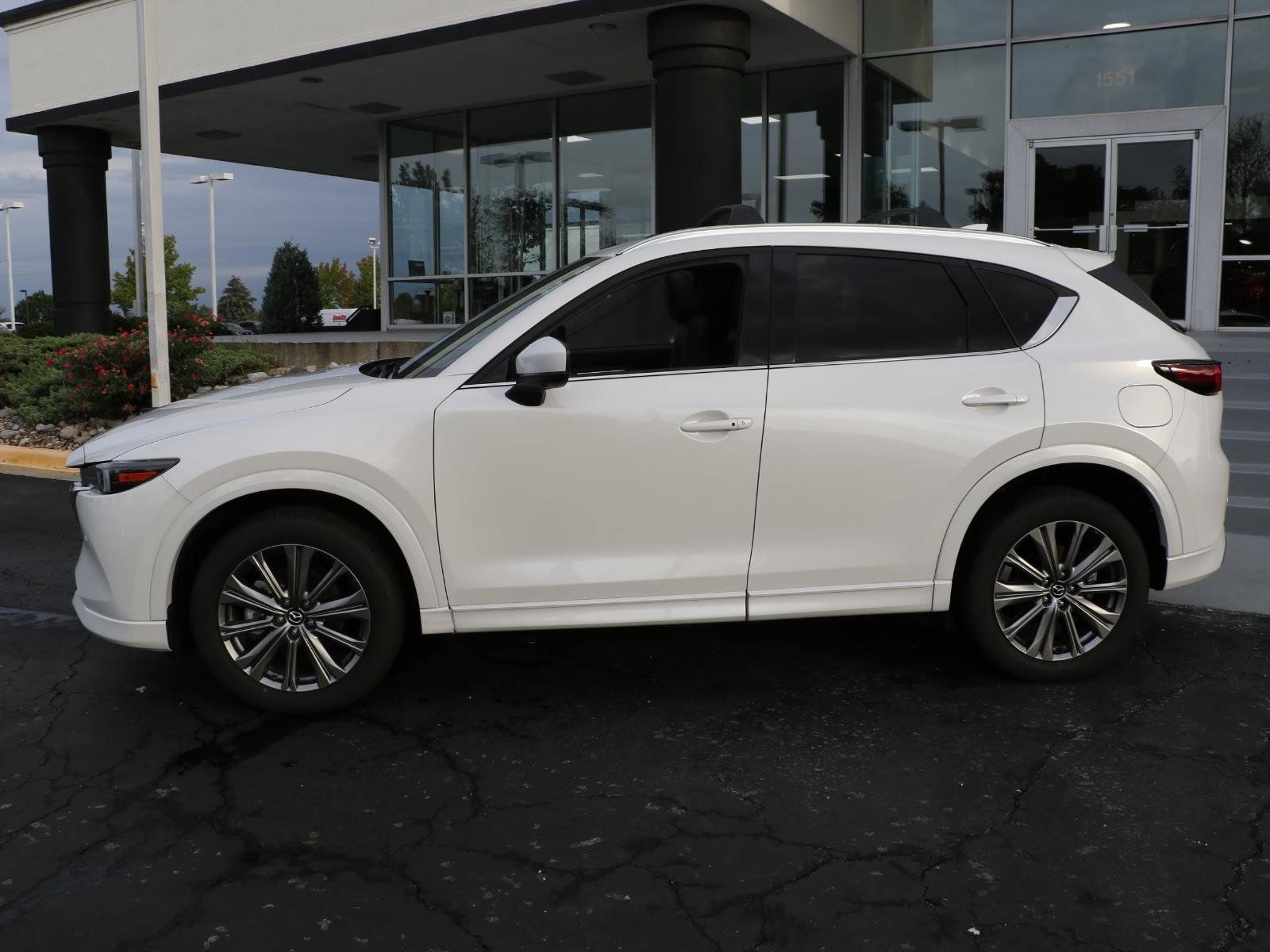 Certified 2025 MAZDA CX-5 Signature AWD/4WD image 2