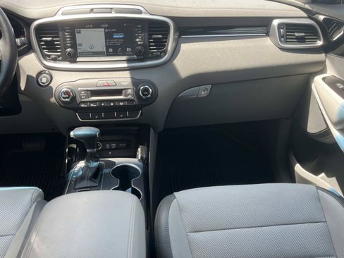 Used 2020 Kia Sorento SX AWD/4WD image 13