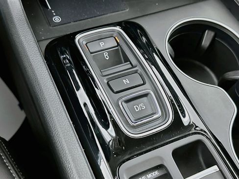 Used 2025 Honda Pilot EX-L image 16