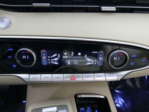 Used 2023 Genesis GV70 2.5T Select w/ Select Package image 14