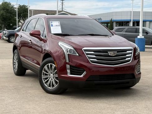 Used 2017 Cadillac XT5 Luxury w/ Driver Awareness Package FWD image 2