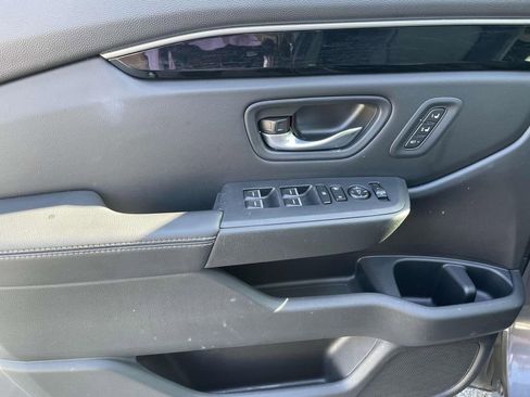 Used 2025 Honda Pilot Touring image 18