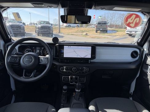 Used 2024 Jeep Gladiator Sport image 36