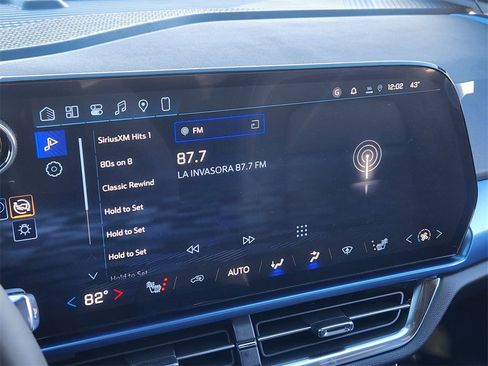 New 2026 Chevrolet Equinox EV LT image 17