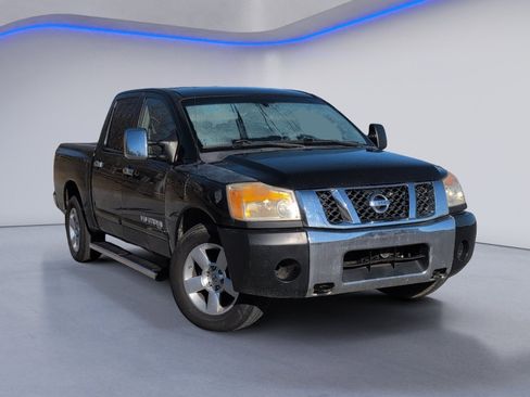 Used 2006 Nissan Titan SE image 2