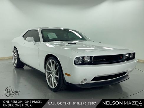 Used 2013 Dodge Challenger R/T image 4
