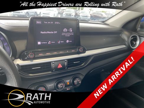 Used 2024 Kia Forte LXS w/ LXS Technology Package FWD image 11