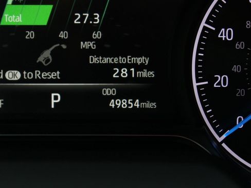 Used 2021 Toyota Venza XLE image 14