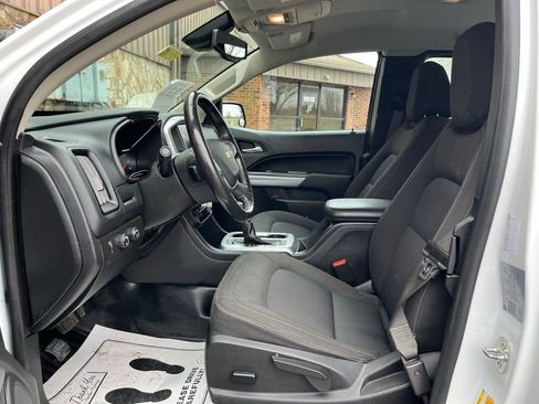 Used 2022 Chevrolet Colorado LT w/ Fleet Safety Package image 16