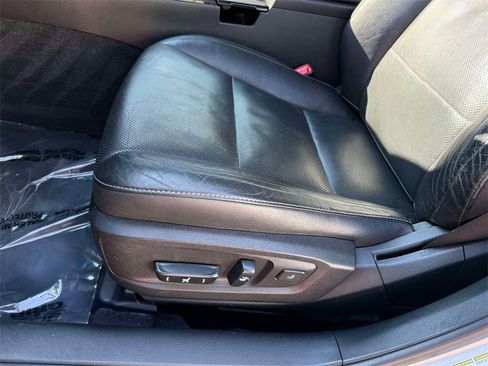 Used 2014 Lexus ES 350 w/ Luxury Package image 3