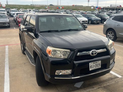 Used 2013 Toyota 4Runner SR5 w/ Convenience Pkg image 4