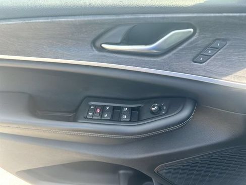 Certified 2023 Jeep Grand Cherokee Limited AWD/4WD image 15