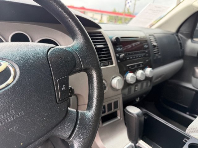Used 2013 Toyota Tundra 4x4 CrewMax w/ SR5 Pkg image 22