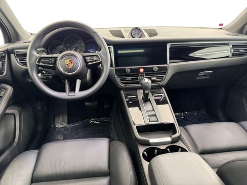 Used 2025 Porsche Macan image 25