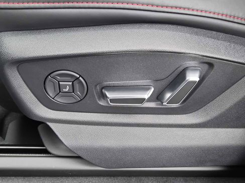 New 2026 Audi SQ8 Prestige image 16