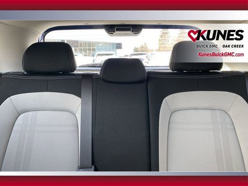 Used 2025 Hyundai Venue SEL image 19