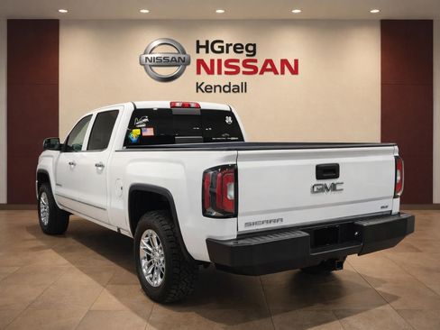 Used 2018 GMC Sierra 1500 SLT w/ Enhanced Driver Alert Package RWD image 2