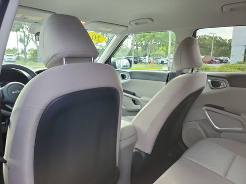 Used 2025 Kia Soul LX FWD image 15
