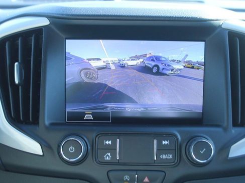 Certified 2024 GMC Terrain SLT image 20