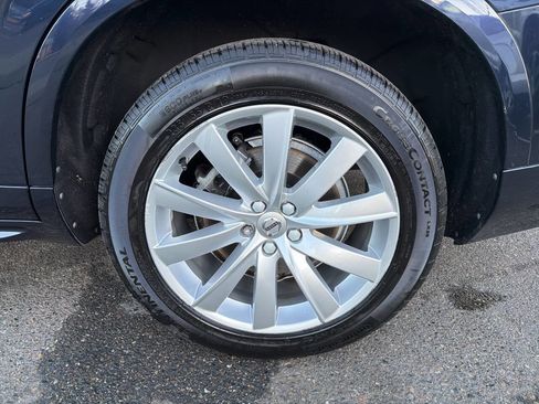 Used 2016 Volvo XC90 T6 Momentum w/ Momentum Plus Package image 3