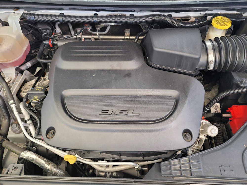 Used 2022 Chrysler Voyager LX FWD image 30