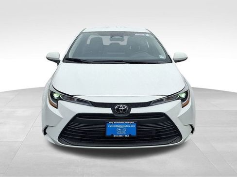 Used 2025 Toyota Corolla LE image 2