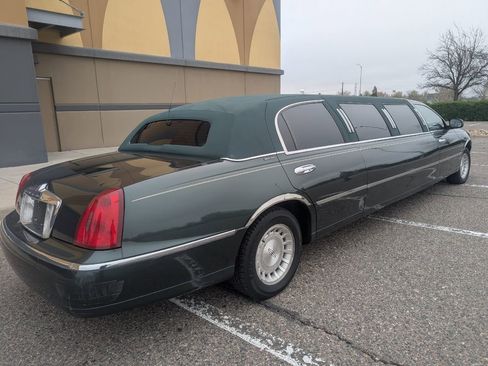 Used 1999 Lincoln Town Car Executive image 8