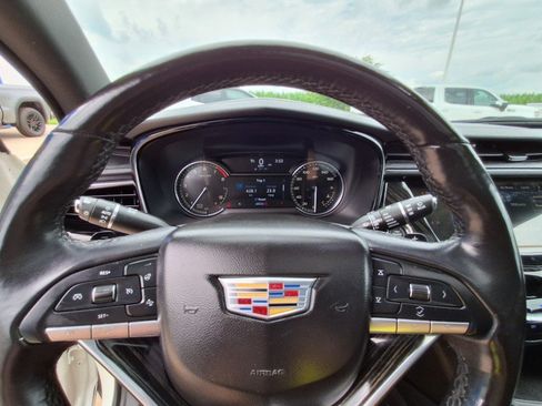 Used 2021 Cadillac XT6 Premium Luxury FWD image 13
