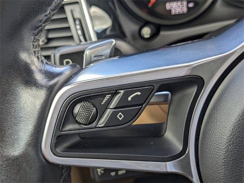 Used 2017 Porsche Macan S image 31