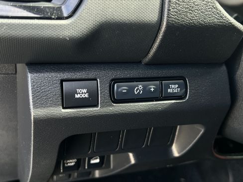 Used 2024 Nissan Frontier PRO-4X w/ Off-Road Protection Package AWD/4WD image 16