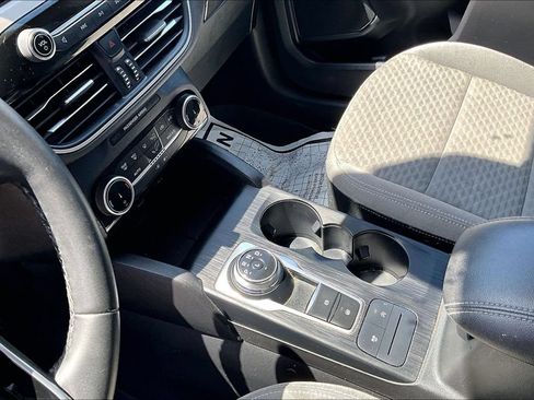 Used 2022 Ford Escape SE w/ SE Sport Appearance Package FWD image 14