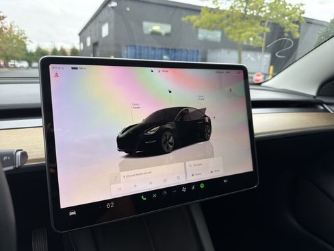 Used 2023 Tesla Model 3 Standard Range RWD image 19