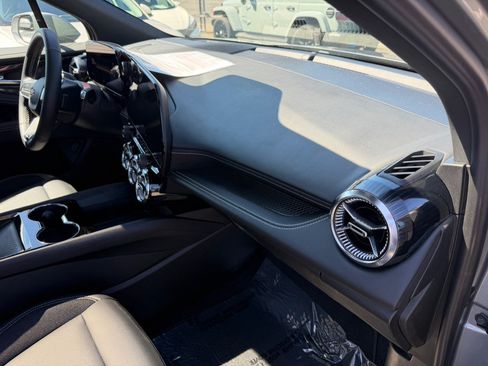Used 2024 Chevrolet Blazer EV LT AWD/4WD image 30