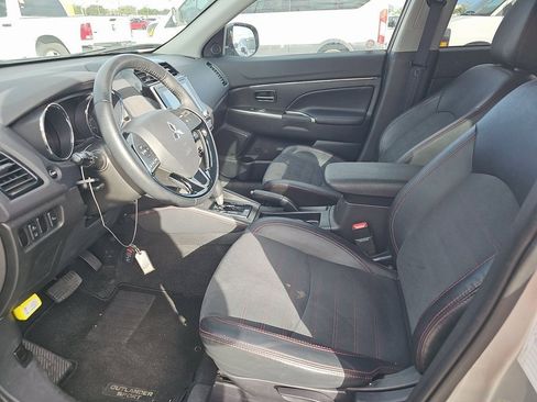 Used 2024 Mitsubishi Outlander Sport SE image 7
