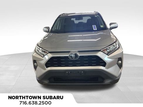Used 2020 Toyota RAV4 XLE w/ Convenience Package image 2