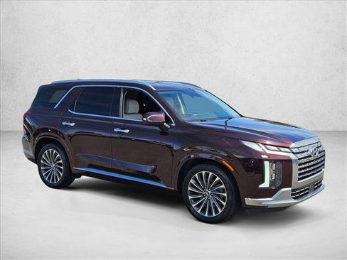 Used 2024 Hyundai Palisade Calligraphy FWD image 3
