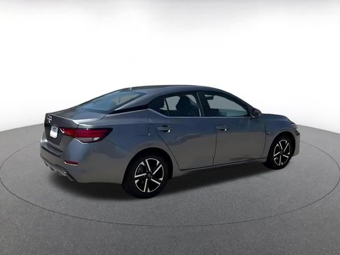 Used 2025 Nissan Sentra SV FWD image 14