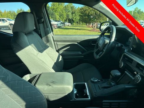Used 2025 Toyota Tacoma SR5 AWD/4WD image 3