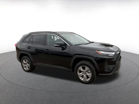 Used 2025 Toyota RAV4 XLE image 2
