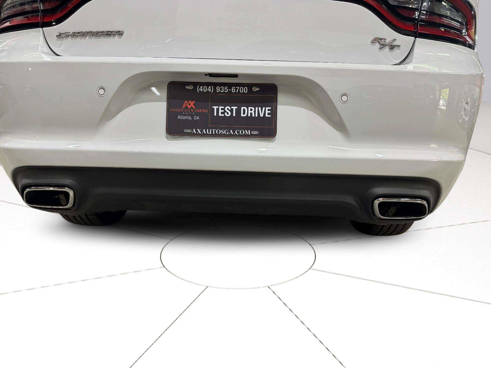 Used 2018 Dodge Charger R/T w/ Plus Group RWD image 8