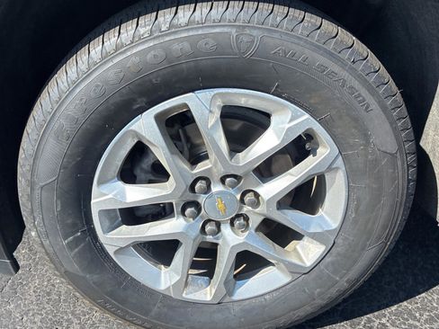 Used 2021 Chevrolet Traverse LT FWD image 15