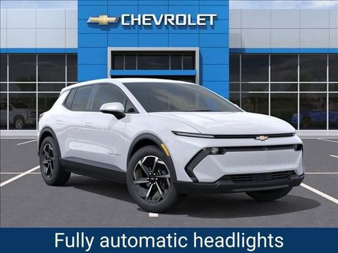 New 2026 Chevrolet Equinox EV LT image 8