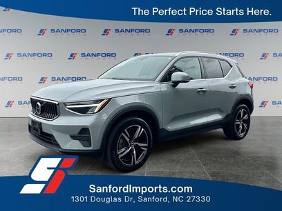 Used 2025 Volvo XC40 B5 Core
