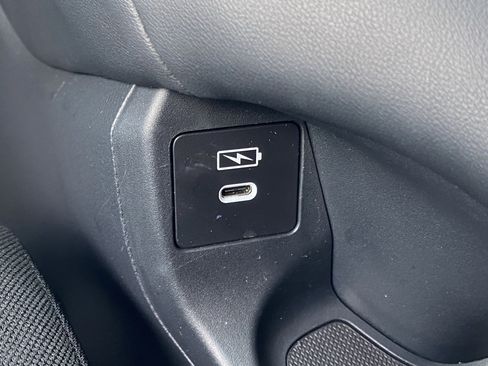 Certified 2025 Honda HR-V LX image 22