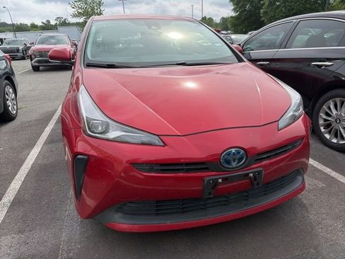 Used 2020 Toyota Prius LE FWD image 2
