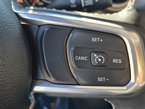 Used 2022 Jeep Gladiator Overland w/ LED Lighting Group image 27