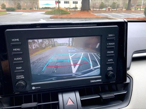 Used 2020 Toyota RAV4 XLE image 28